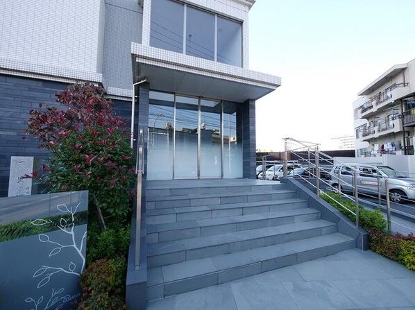 アン・ボルヌの物件内観写真